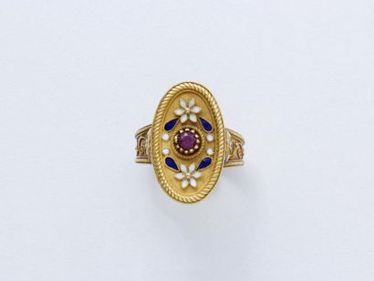 null Bague marquise en or 750 millièmes centrée d'un petit rubis en serti griffe...