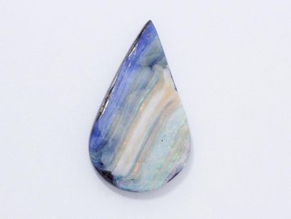 null Belle opale boulder de forme forme poire sur papier pesant 80.27 cts.
Poids...