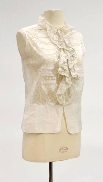 null ANONYME, corsage en linon de Valencienne blanc (taille S). 



