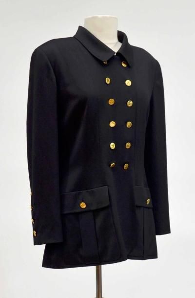 null CHANEL BOUTIQUE, veste blazer à double boutonnage noir et boutons dorés (T.38-40)....