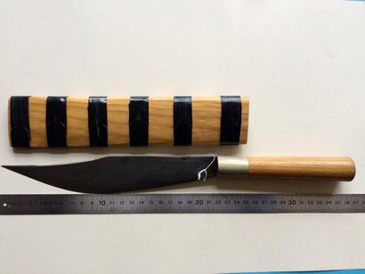 null Laos



Laos, couteau ancien, couteau parang, 36 cm, lame forgée, 22 cm, manche...