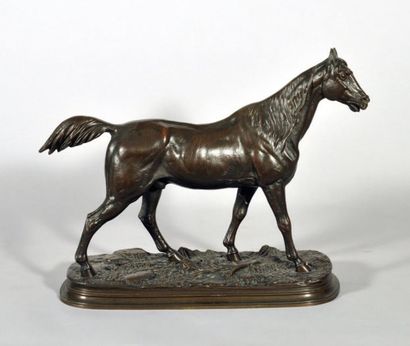 DE LABRIERRE E. Cheval Bronze H:36 cm, L:47 cm, l :15cm