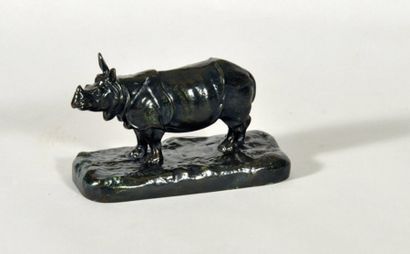 BARYE Alfred (1839-1882) Rhinocéros d'Asie Bronze à patine verte H:9,5 cm, L:15 cm,...