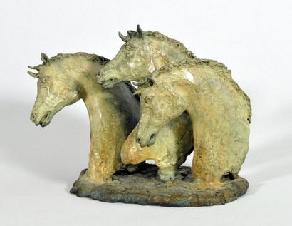 TORCHET Yann (né en 1961) Attelage de trois chevaux Bronze, numéroté 2/8 et monogrammé....