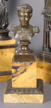 null BUSTE du Duc de Bordeaux Bronze à patine médaille à base de marbre jaune de...