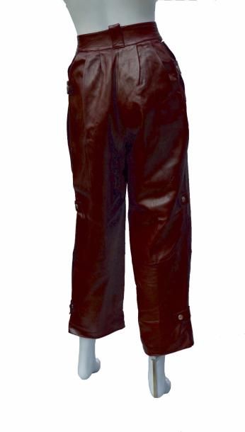 null CLAUDE MONTANA pour Idéal cuir: Pantalon en cuir bordeaux, taille 36