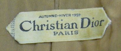 null CHRISTIAN DIOR: VESTE en tweed dans les tons marrons clairs. Automne-hiver 52...