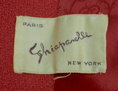 null SCHIAPARELLI, Paris, New-York : VESTE en lainage rouge, boutons de nacre, doublure...