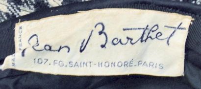 null JEAN BARTHET: BERET en laine à carreaux noir et blanc. Vers 1950