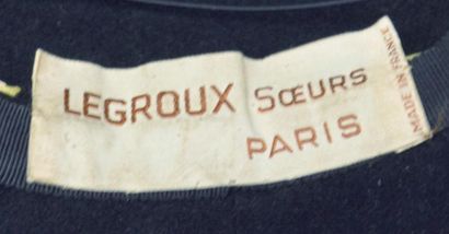 null LEGROUX SOEURS PARIS: CHAPEAU de raphia et feutre noir, oiseau. Vers 1940

