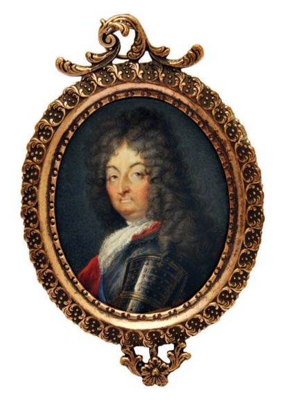 ÉCOLE FRANCAISE du XVIII° siècle Louis XIV en armure Miniature ovale sur ivoire 5...