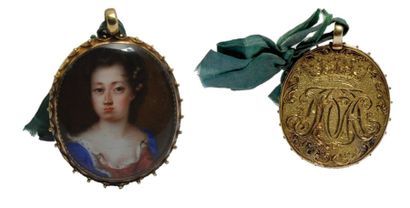 ÉCOLE ANGLAISE vers 1680 Portrait de dame de qualité Miniature ovale en émail peint...