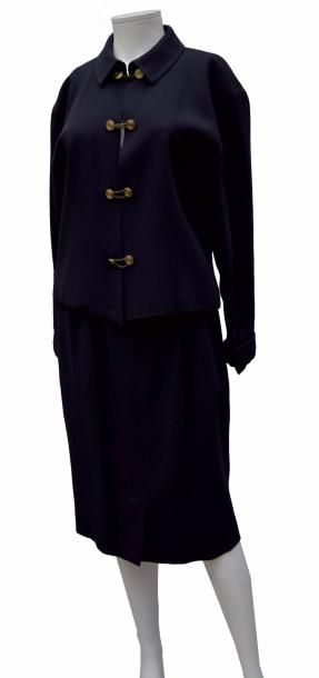 null Guy LAROCHE Boutique. Tailleur jupe bleu. Taille 40, GUY LAROCHE BOUTIQUE. Robe...