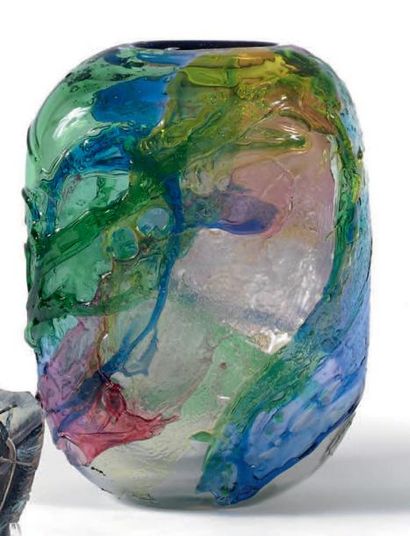 ONESTO Luigi (né en 1935) VASE en verre soufflé de Murano à ton vert, rose et bleu
Signé...