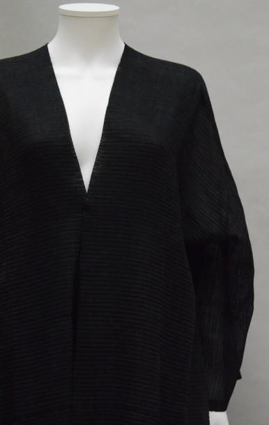 null ISSEY MIYAKE: Manteau long et pantalon assorti en polyester et lin, taille ...