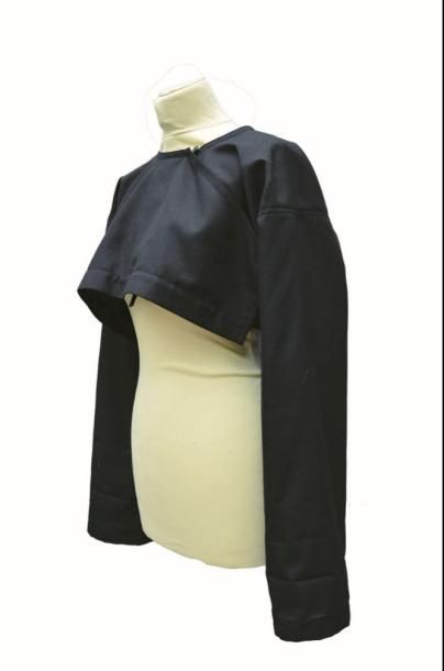 null LOT comprenant: ACNE: Robe longue en crêpe noir, taille S, Années 2000, ANNE...
