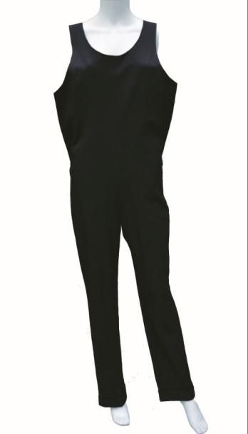 null YOHJI YAMAMOTO: combinaison pantalon à bretelles en lainage noir, taille sm...