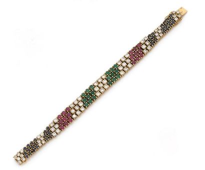 null BRACELET souple en or (750‰) composé de trois lignes de diamants ronds taille...