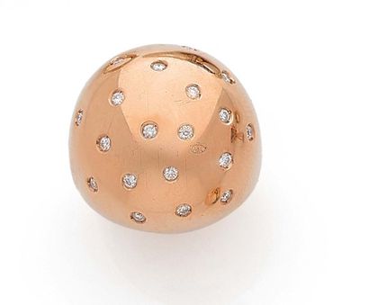 BAGUE boule en or (750‰) ponctuée de diamants...
