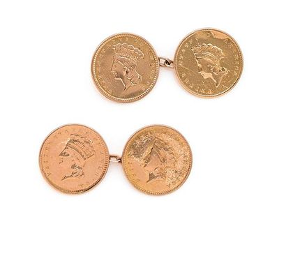 null Paire de BOUTONS DE MANCHETTE composés de 4 pièces de 1 dollar en or.

Poids...