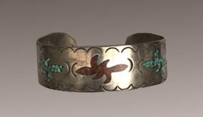 null BRACELET rigide 
Navajo, Arizona, Amérique du Nord
Argent, turquoise et pierres...