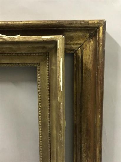 null Deux CADRES en bois doré, un de style Louis. XXème siècle. -45 x 37 x 6,5 c...