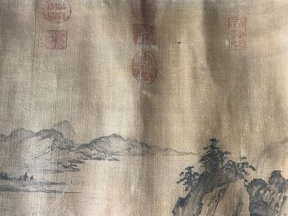 null ROULEAU peint d'un paysage d'aprés une oeuvre classique chinoise
Longueur :...
