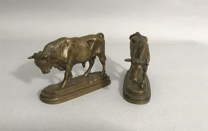 null Paire de BRONZES animaliers : taureau et vache
Hauteur : 8 cm 