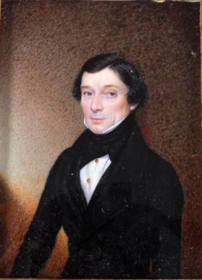 ÉCOLE FRANCAISE du XIXème siècle Portrait d'homme en redingote noire, miniature rectangulaire...