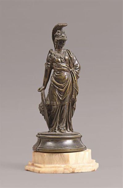 null STATUETTE en bronze ciselé patiné représentant Athéna tenant à ses pieds son...
