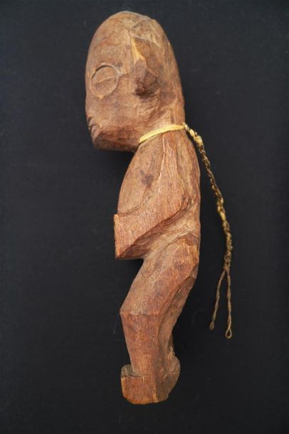 null SCULPTURE ANTHROPOMORPHE représentant un tiki en bois naturel sculpté
Iles Marquises,...