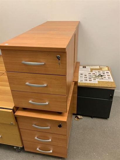 null 5 CAISSONS de bureau (dont un modèle différent)