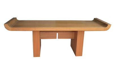 null TABLE basse en bois naturel à plateau cintré 
120 x 45 x 42 cm