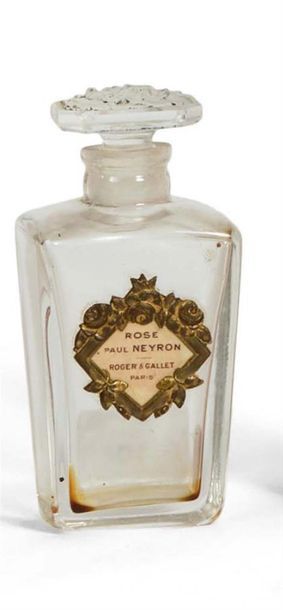 null BACCARAT Roger GALLET
FLACON à parfum sablé Rose Paul Neyron, carré en verre...