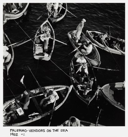  Robert Rauschenberg (1925-2008)
Palermo Vendors on the sea 2, photographie en tirage... Gazette Drouot