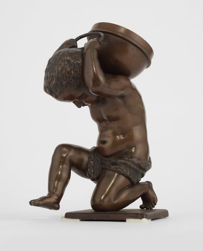  Henry Dasson (1825-1896) 
Enfant au tambour, bronze à patine brune, H 23 cm Gazette Drouot