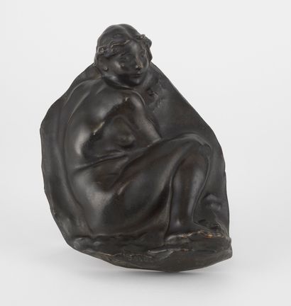  Aimé Jules Dalou (1838-1902)
Femme accroupie bas-relief, bronze à la cire perdue... Gazette Drouot
