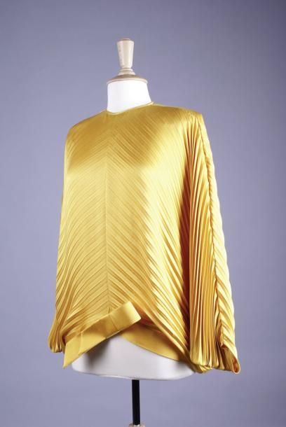 Pierre CARDIN Haute Couture TUNIQUE en crêpe drap de soie jaune d'or plissée soleil...
