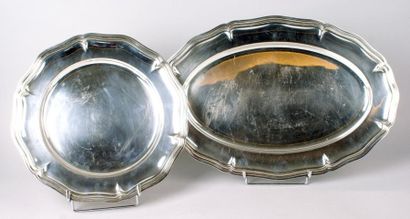 CHRISTOFLE PLAT ovale et plat rond en métal argenté modèle filet contour.