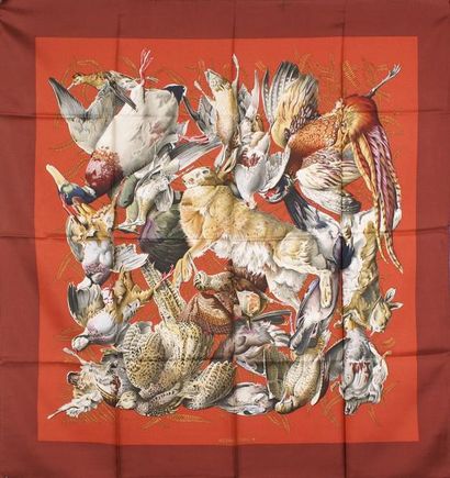 HERMÈS PARIS Carré en soie imprimée à décor de tableau de chasse signé H. de Linarès...