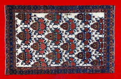 null Original tapis AFCHAR (Iran) vers 1950/1960 à décor rappelant la Savonnerie...