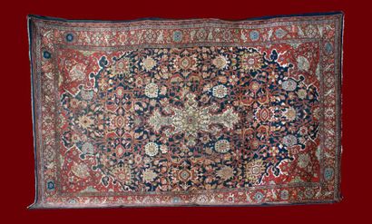 null Important et ancien tapis MAHAL (PERSE) fond bleu nuit à décor floral. Fin XIX...