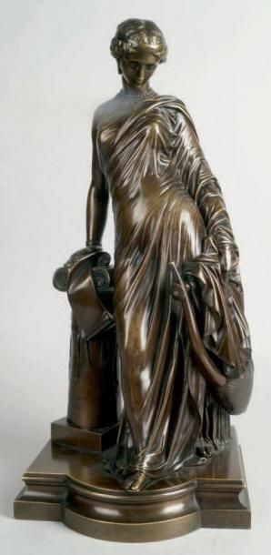 James PRADIER - 1790-1852 SAPHO À LA COLONNE, 1848 Ancien groupe en bronze à patine...