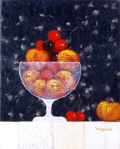 André VIGUD, né en 1939 COUPE DE POMMES ET CERISES Huile sur toile, signée en bas...