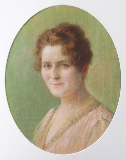 Léopold KOWALSKY - 1856-1931 PORTRAIT DE FEMME, 1920 Pastel, signé et daté en bas...