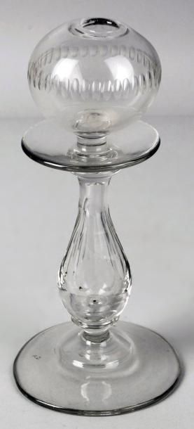 null LAMPE À HUILE en verre soufflé et taillé d'époque XIXe siècle. Haut.: 23 cm