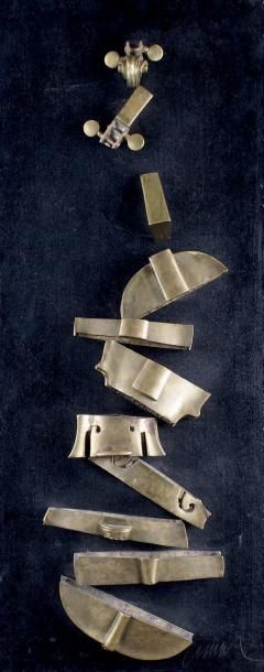ARMAN - 1928-2005 VIOLON DÉCOUPÉ, vers 1961 Bronze sur panneau de contreplaqué, signé,...