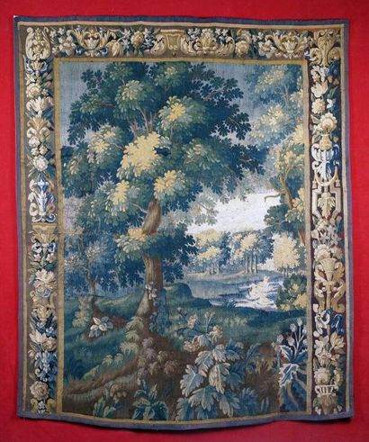 Aubusson-Felletin, XVIIIe siècle TAPISSERIE Verdure en laine à décor de sous-bois....
