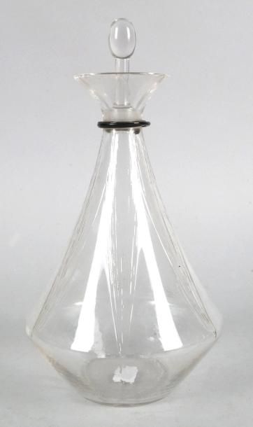 RENE LALIQUE (1860-1945) CARAFE «Sélestat», 1925, verre blanc soufflé-moulé, bouchon...