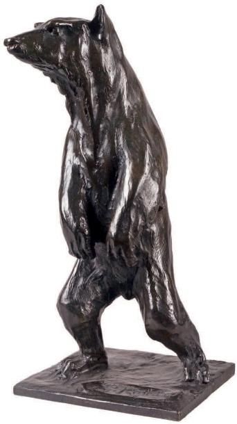 Guido RIGHETTI - 1875-1958 OURS POLAIRE SORTANT DE L'EAU Épreuve en bronze à patine...
